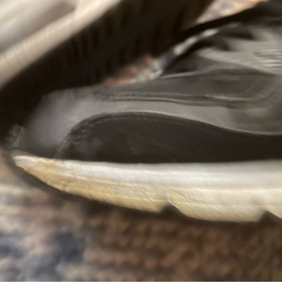 Size 2.5y air max - Picture 4 of 6